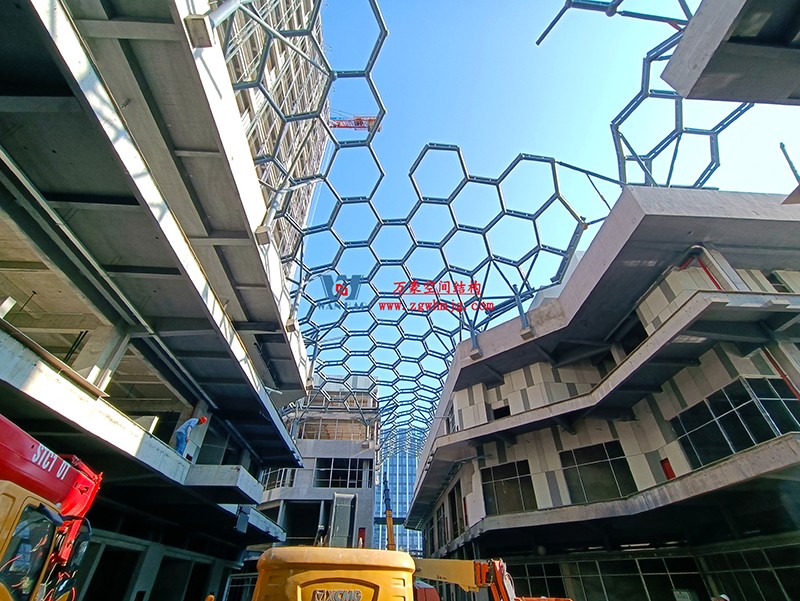 嘉興長安里ETFE氣枕鋼膜結(jié)構(gòu)頂棚工程現(xiàn)場學習觀摩會